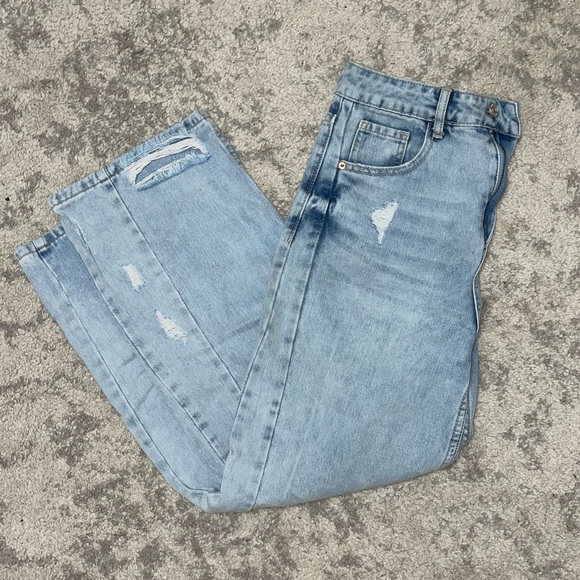 Women’s Light Wash Distressed Wide Leg Mom Jeans - Picture 2 of 5